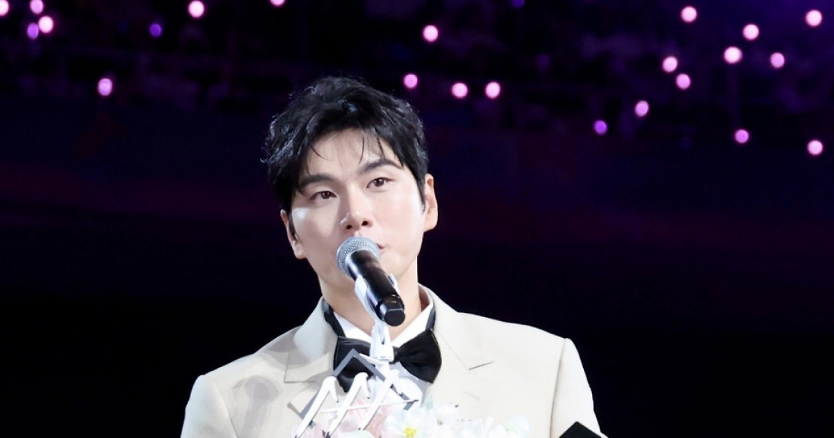 [단독]무조건 잡는다..이이경, 논란 속 흔들림 없는 걸음 "내년이 기대" [★FOCUS]