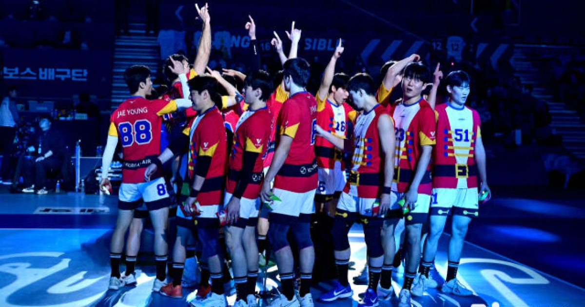 메리 점보스마스! 겨울겨울해진 계양체육관에서 완승 거둔 대한항공, 선두 굳히기 들어간다 [MD인천]