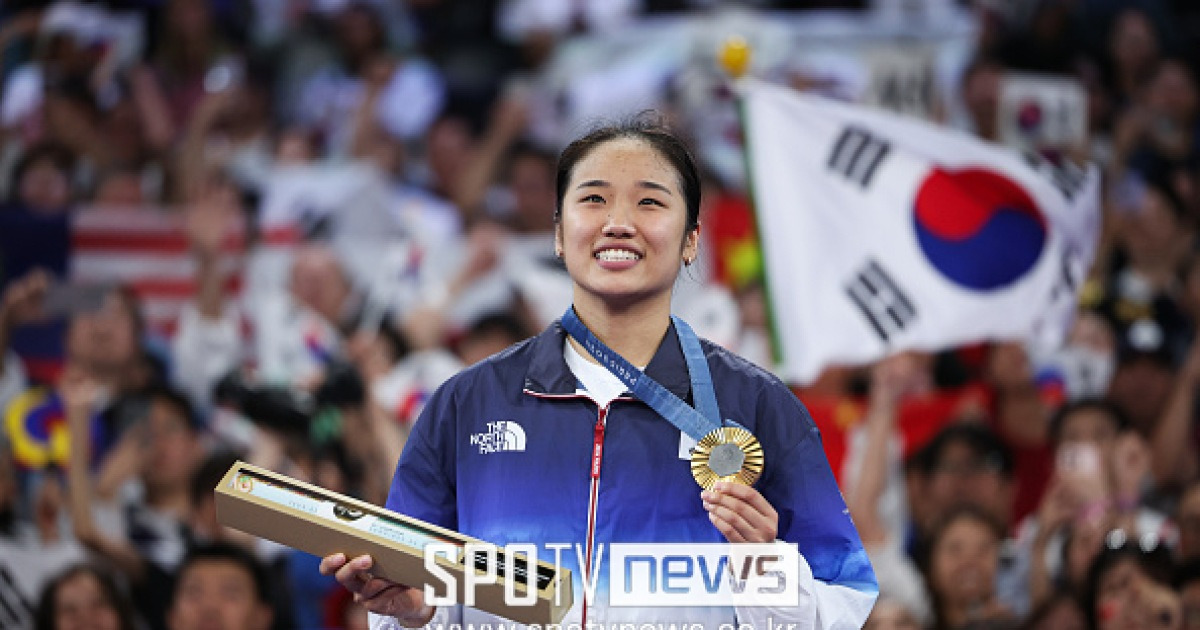 '세계 1위' 안세영, 일본 자존심 무참히 짓밟는다...야마구치 격파→11관왕으로 모모타 겐토 대기록 노린다