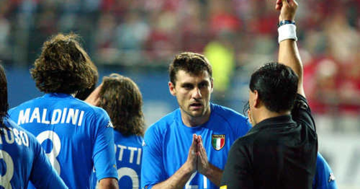 '맞아죽을 각오하고' 소신 발언!…이탈리아 심판 "2002 16강 한국 편파 판정 이득? 틀린 판정 아냐, 토티 퇴장 맞아"