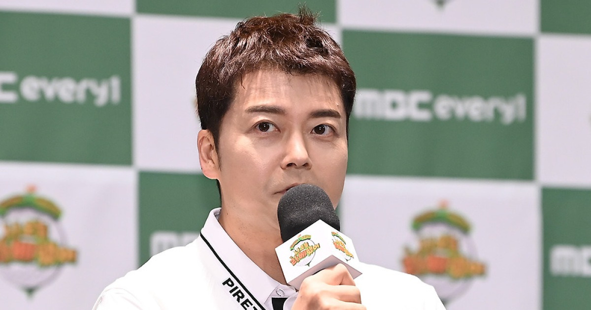 전현무 측 "차에서 링거? 의사 판단 하에 부득이하게…불법 아니다" [공식]