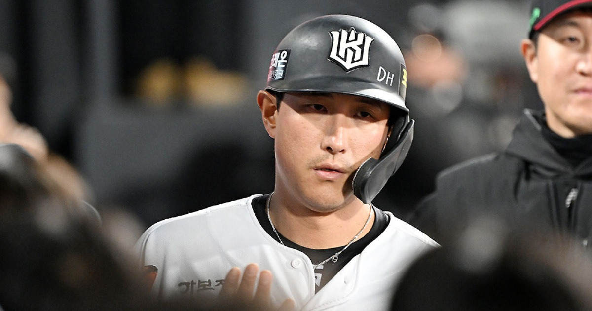 '이럴 수가' 황재균 깜짝 현역 은퇴 발표! KT FA 잔류 계약 불발→20년 프로 생활 마무리 [공식 발표]