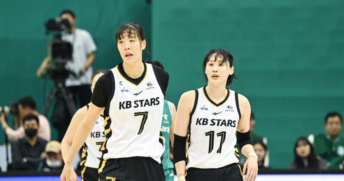 [BK 리뷰] ‘강이슬-박지수 원투펀치’ KB, 하나은행 연패 빠뜨리고 2위 도약