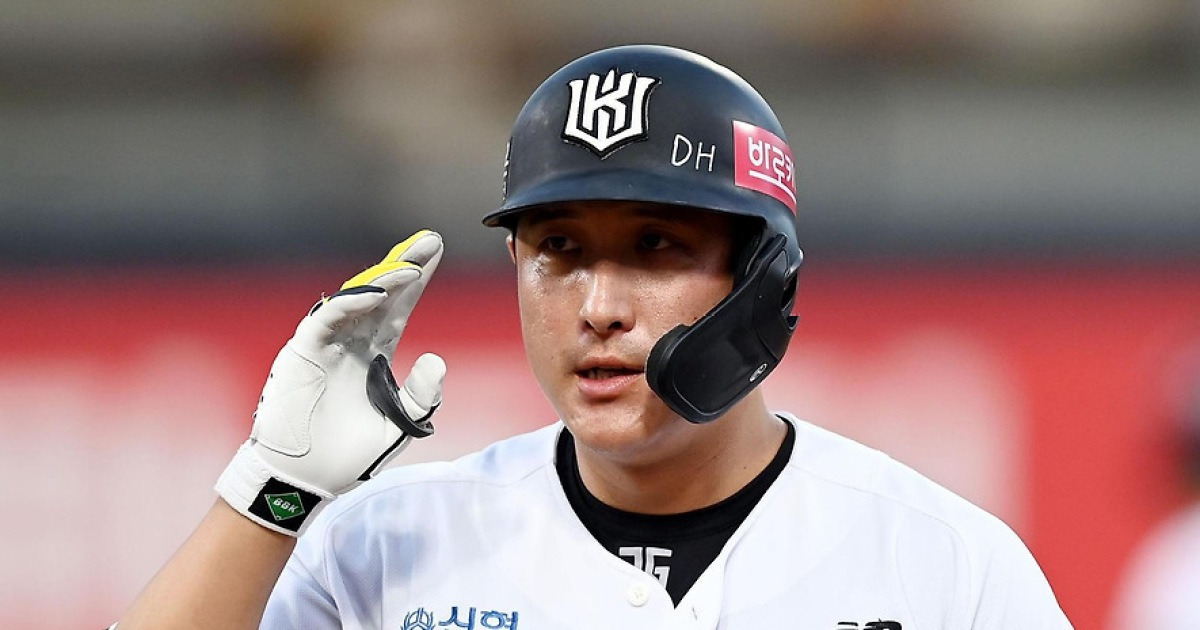 황재균 “KT서 좋은 제안했지만 고심 끝 은퇴”