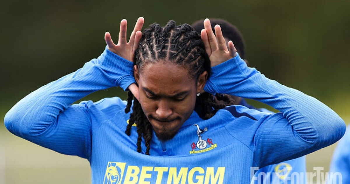 ‘옷 던지고 감독 노려봐’ 손흥민 떠나고 본성 나오자…프랭크 감독 “아직 25살, 그런 과정 통해 배우는 것”