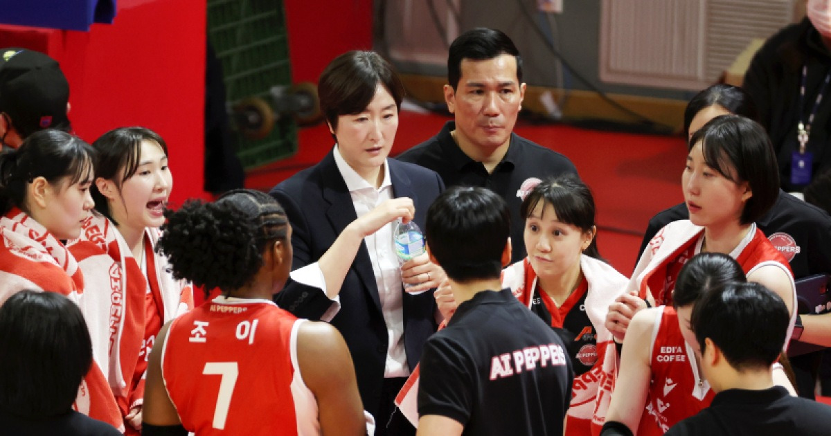 '조이 38득점·트리플크라운에도..' 페퍼저축은행 속절 없는 8연패, 흥국생명은 3위 도약