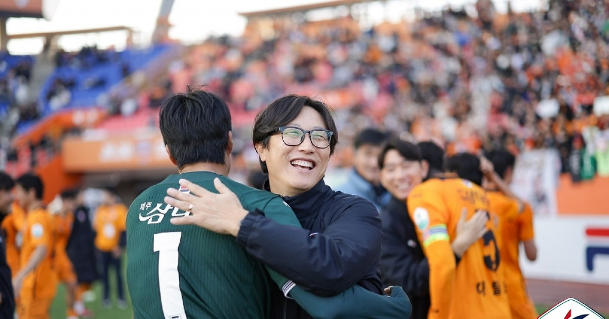 K리그 사령탑 연쇄이동, 김정수를 보면 기준이 보인다