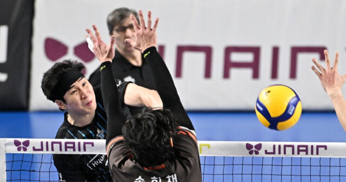 ‘완전체’ 현대캐피탈, ‘천적’ OK저축은행 깼다...신호진도 친정팀 만나 13점 활약 [MD천안]