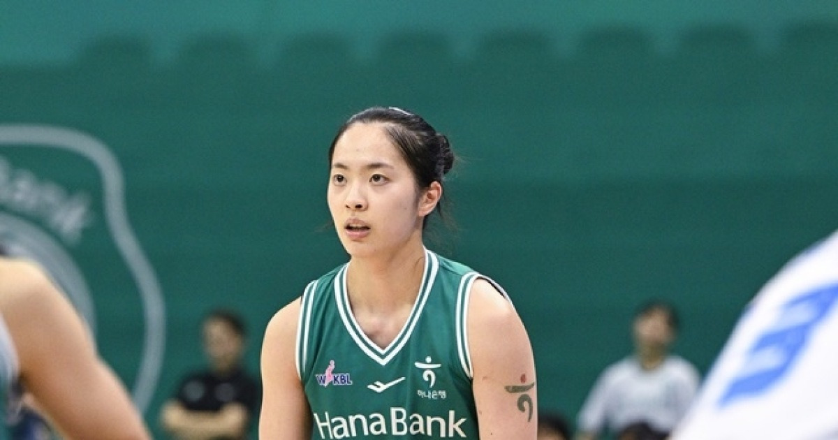 ‘박소희 20득점’ 하나은행, 우리은행 5연승 저지하며 2연패 탈출…‘601경기’ 김정은은 WKBL 최다 출전 기록 새로 썼다