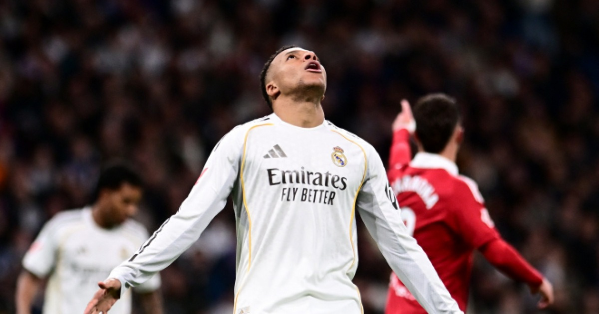 음바페, 생일에 우상 호날두 ‘단일 연도 최다 59골’ 타이 기록하고 ‘시우~’ 세리머니