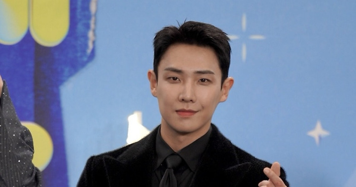 이준, ‘KBS 연예대상’ 최우수상 수상