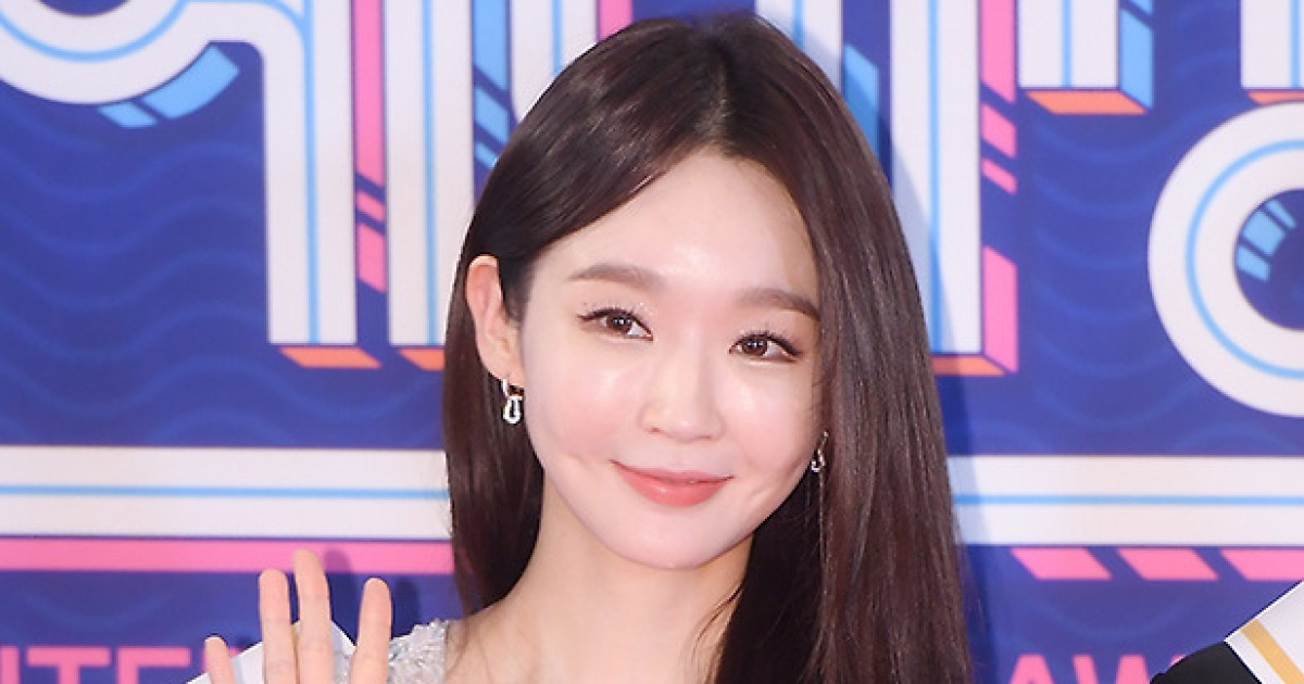 강민경, '주사 이모' 팔로잉 해명