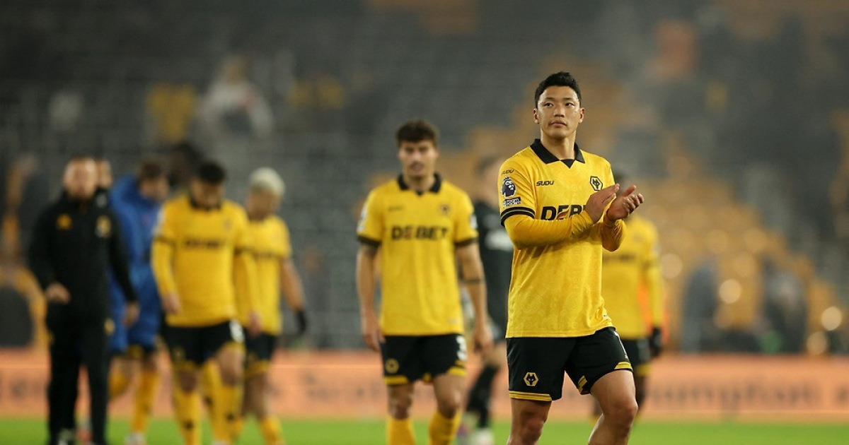 '황희찬 89분' 울버햄프턴, 브렌트퍼드에 0-2 패배…10연패 수모