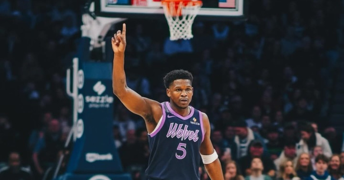 야투 부진에도 24득점 올린 에드워즈... 미네소타, 밀워키에 역전승