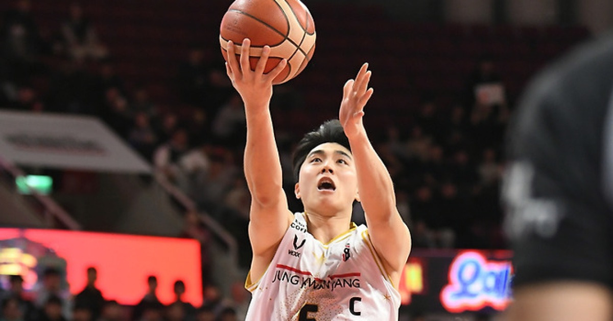 ‘박지훈 연장에서만 7점’ 정관장, 올시즌 삼성전 ‘첫 승’…3연승 질주+단독 2위 복귀 [SS안양in]