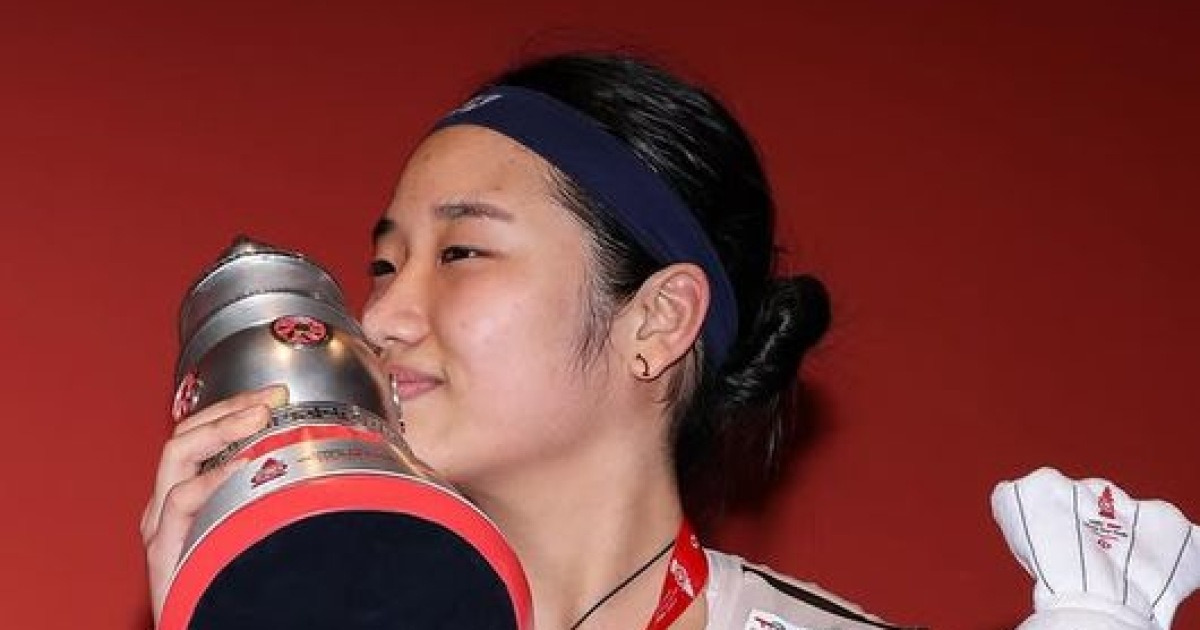 "안세영&김원호-서승재, 11번째 천국에 입성" BWF도 감탄 또 감탄..."日 전설, 마침내 11관왕 동료 생겼다" 韓 배드민턴 겹경사