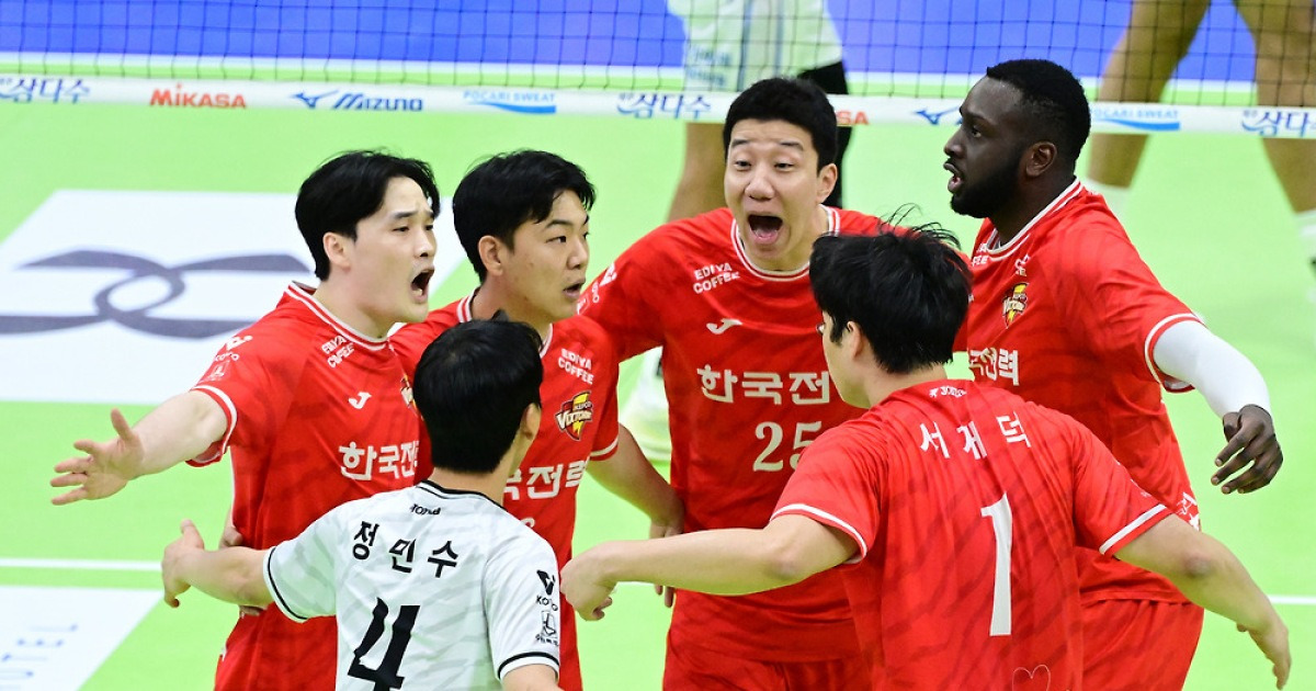 '베논 35점' 한전, 풀세트 끝 신승…'고준용 체제' 삼성화재 11연패