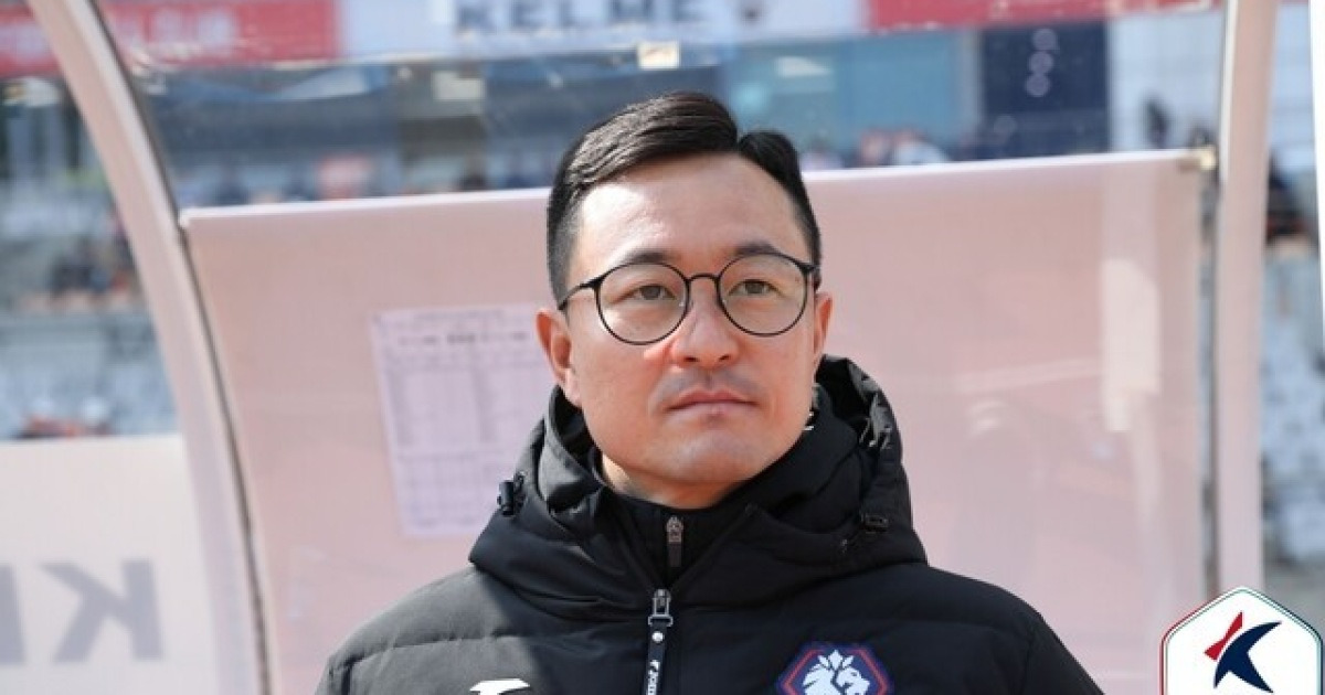 [오피셜] 2부 감독서 1부 테크니컬 디렉터로... '승격팀' 부천의 잔류 의지, 권오규 전 감독 품었다
