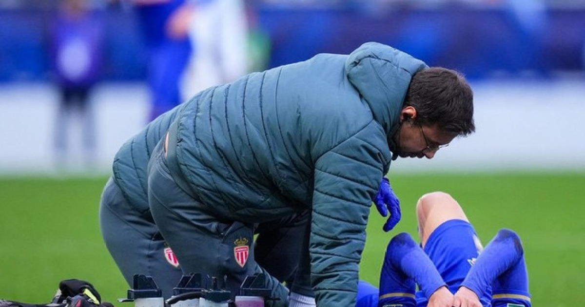 [오피셜] '우려가 현실로' 일본 국대 핵심 MF, 왼쪽 무릎 전방 십자인대 파열…월드컵 출전 불투명