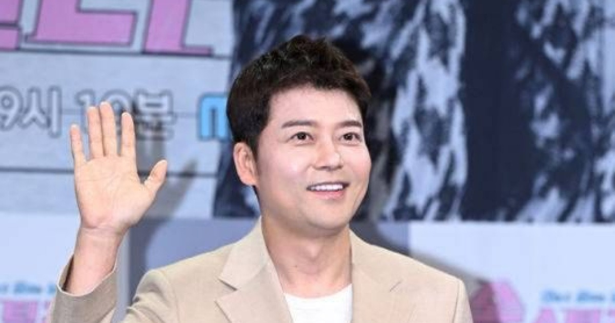 "적법 행위" 전현무, '차량 링거 논란' 경찰 수사→진료 기록 공개로 '의혹 진화' [핫피플]