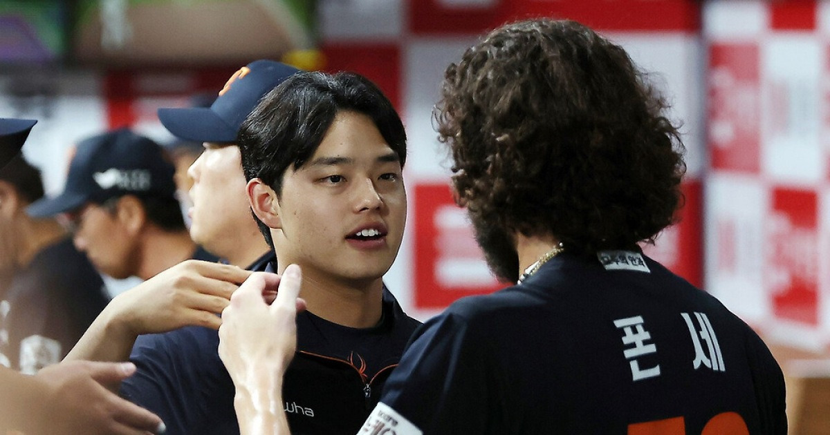 가족같은 한화서 부활→3년 445억 잭팟 '금의환향' 폰세, '동생' 문동주 향한 애정 여전 "생일 축하해, 브라더!"