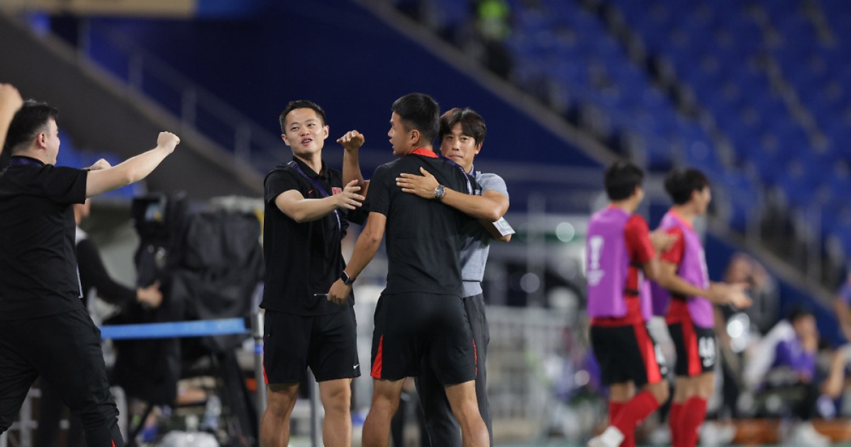 갑작스런 사임 발표, 의리의 청두 팬들…서정원 감독 배웅 위해 공항 집결