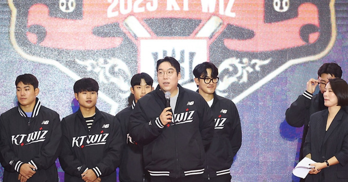 FA 도장 찍자마자 출근 도장 쾅쾅쾅…'솔선수범' 김현수, KT의 윈나우도 벌써 시작됐다 [IS 스타]