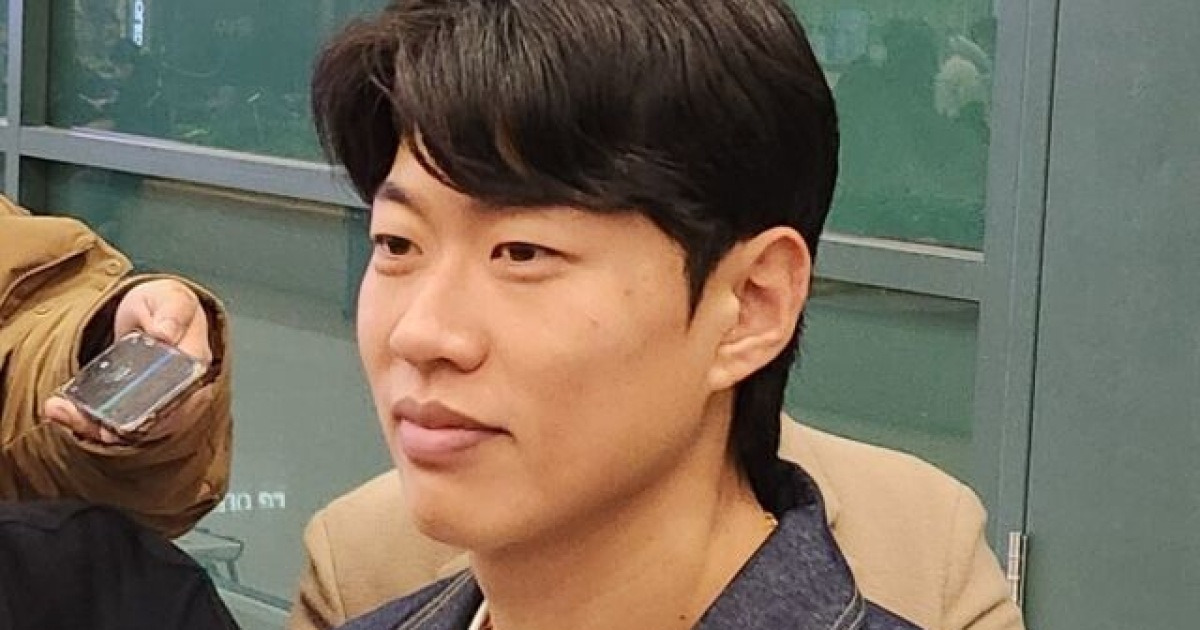 '딸 태명까지 따왔는데' 422SV 레전드 아들, SONG에게 등번호 양보할까 "상황이 된다면 물어볼 수는 있겠지만…" [MD인천공항]