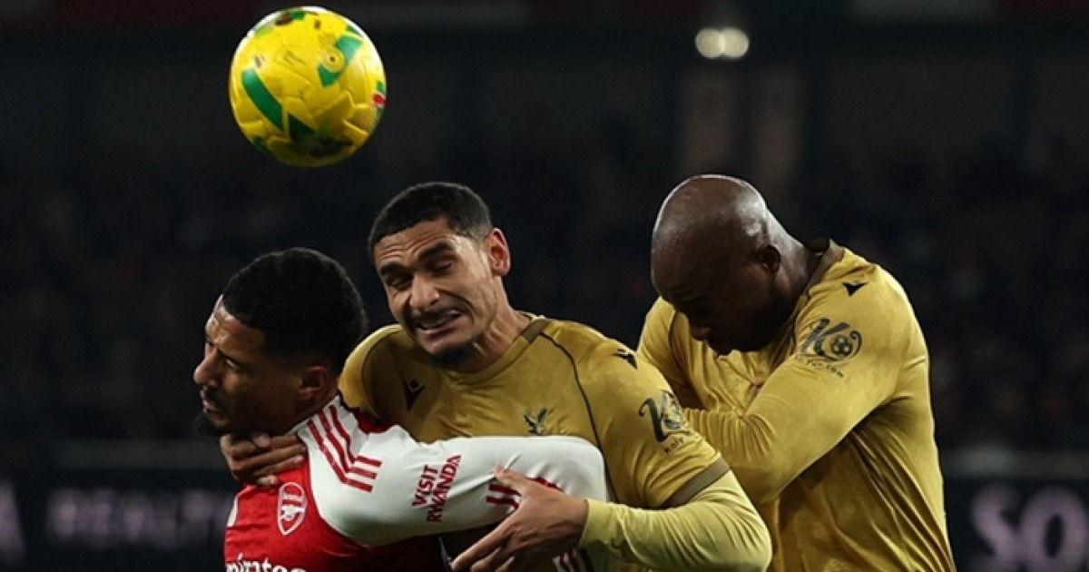 이럴수가 "자책골 넣고 승부차기도 실축해 패배" 팰리스 수비수의 '좌절의 날'... 아스널은 리그컵 4강행