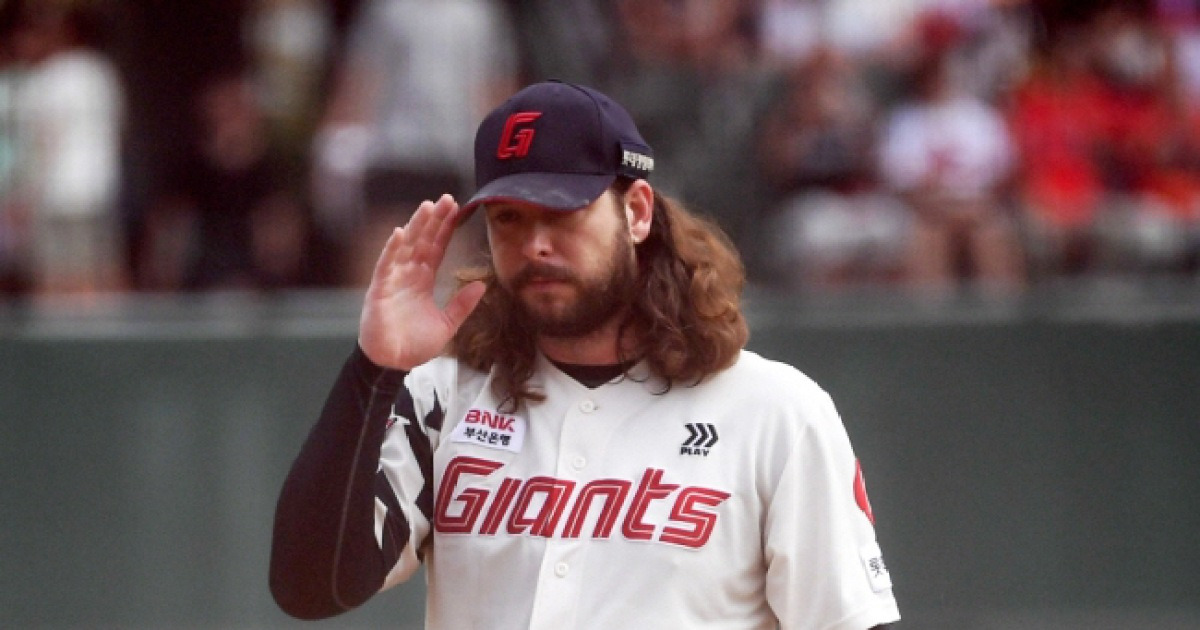 "롯데에 보류권 해지 요청" 사직 예수 KBO 복귀하나 했더니, 뜬금포 소식?