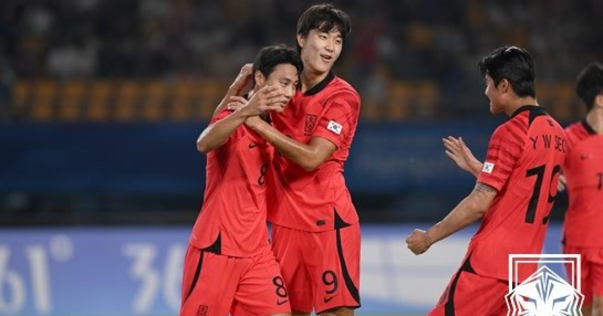 [오피셜] '항저우 AG 金 주역' 193cm 장신 FW 박재용, 서울 이랜드 간다... "3경기마다 공격포인트 올릴 것"