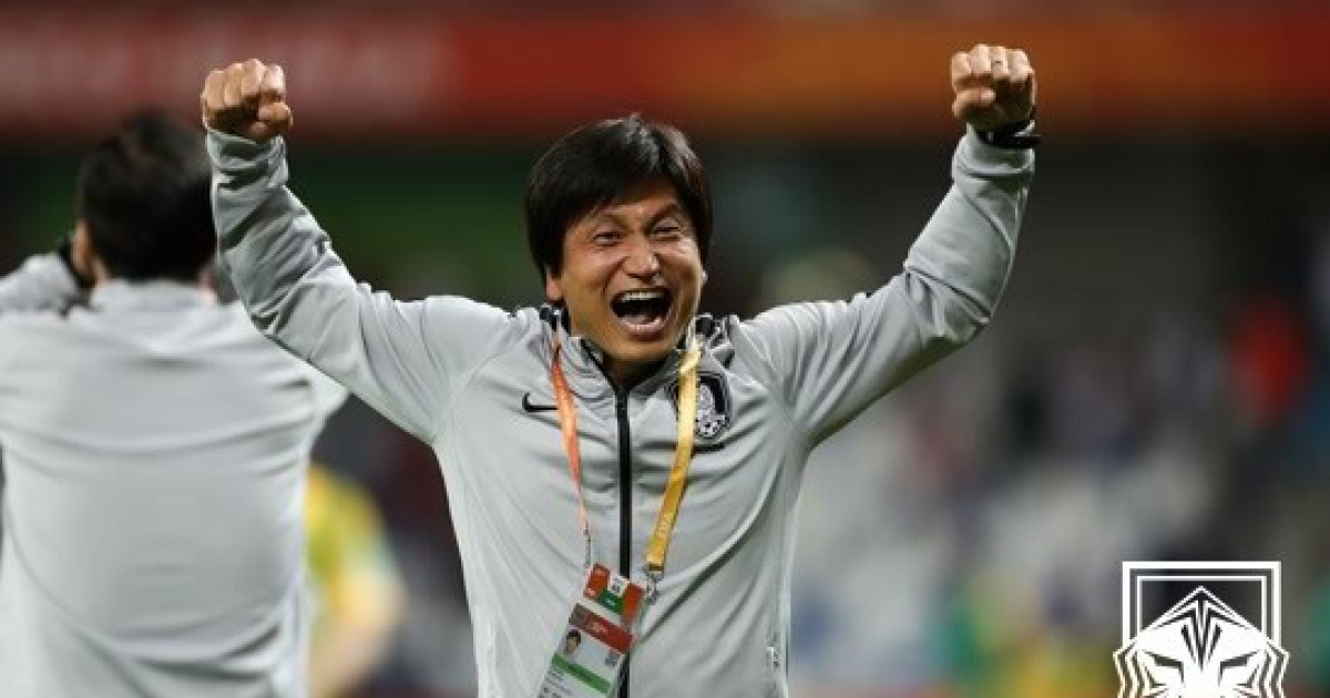 [오피셜] 'FIFA대회 첫 결승' 韓축구 역사 바꾼 '학구파 감독' 품었다... 전북, '군팀 최고성적' 이끈 정정용 선임