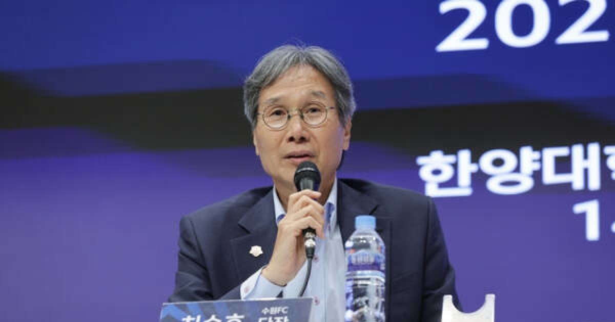 [단독] ‘재창단급 쇄신’ 수원FC, 최순호 단장 물러난다