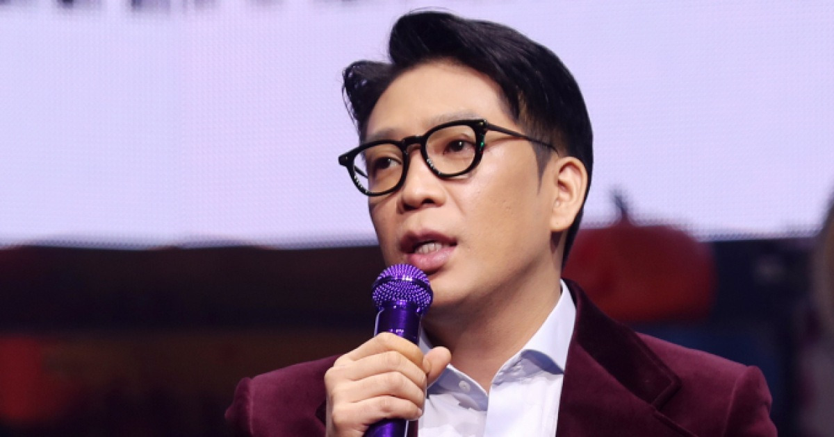 "차가원 회장, 가정에 충실"… MC몽, 라이브 방송서 불륜설 거듭 부인