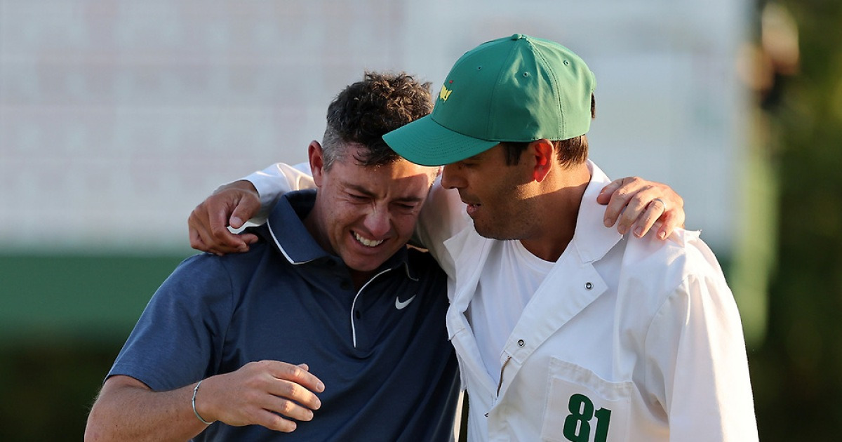 ‘커리어 그랜드슬램’ 매킬로이에게 캐디가 준 올해 크리스마스 선물은…