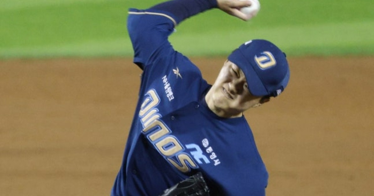 모두를 놀라게 한 '155㎞ 강속구', 감독도 "어이구야" 감탄! 깜짝 솟아오른 비밀병기, 내년 활약 더 기대된다