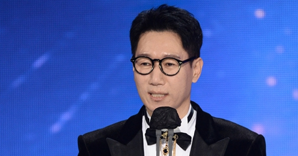 '데뷔 33년만 첫 대상' 지석진, 24일 모친상… 슬픔 속 빈소 지켜