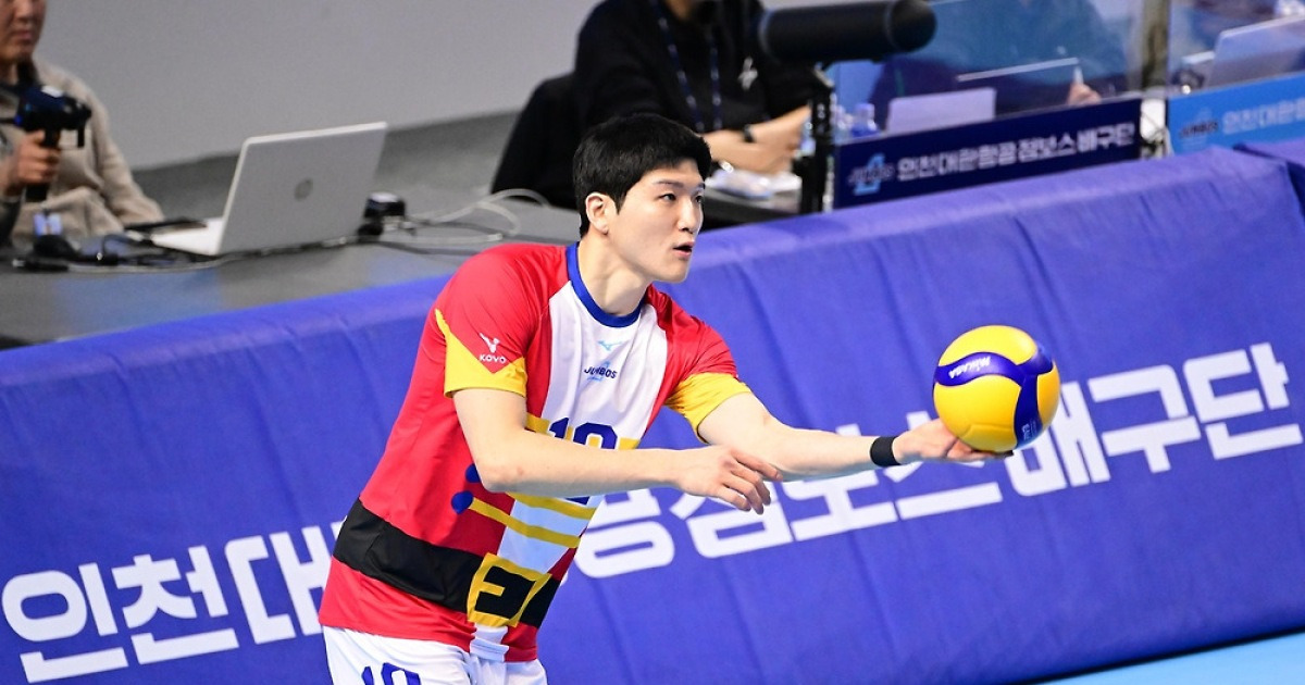 대한항공 헤난 감독 "경기는 새로운 스토리"…정지석 부상 결장