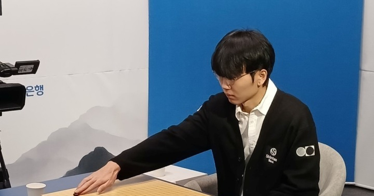 한국 원투펀치는 강했다…신진서·박정환, 세계기선전 8강행 휘파람