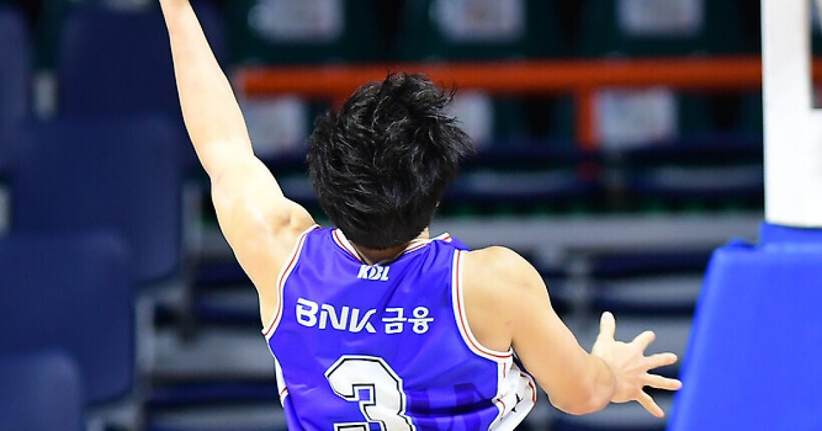 [부상] ‘뒤꿈치 골멍’ 허웅, 통증 완화 주사 치료…LG와 경기 결장