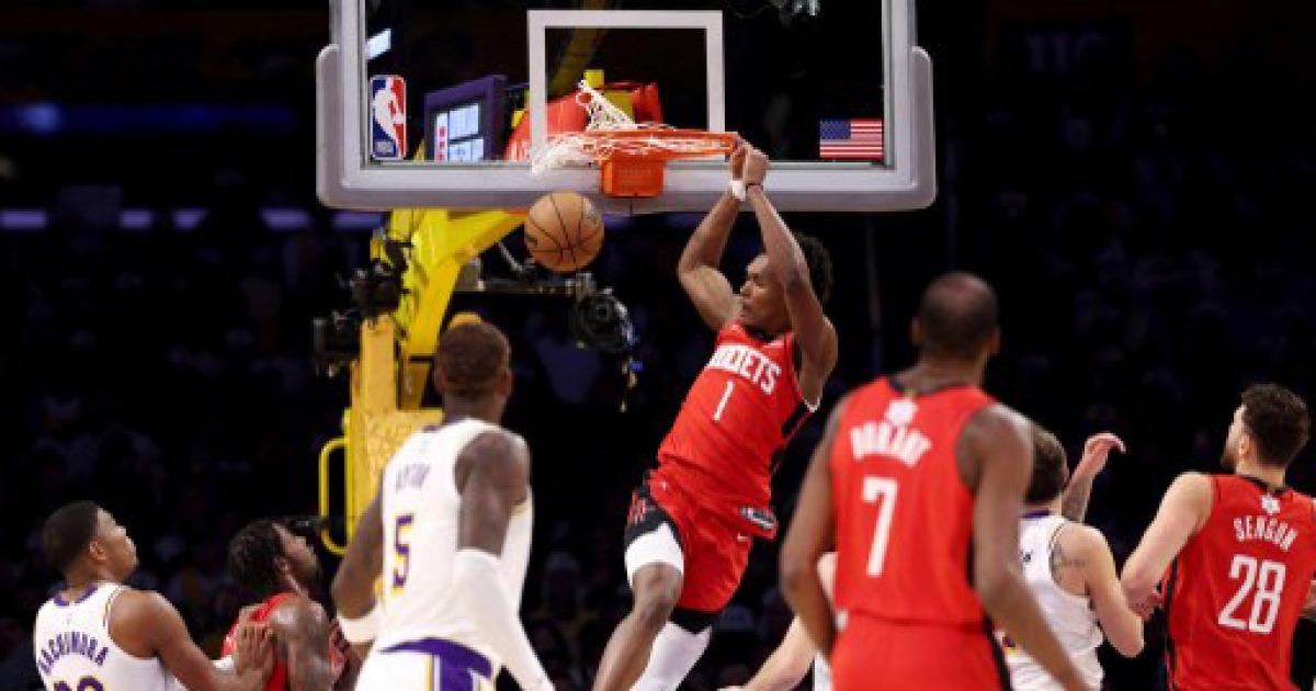 “크리스마스에 아멘!” 휴스턴, 아멘 톰슨 앞세워 레이커스 격파