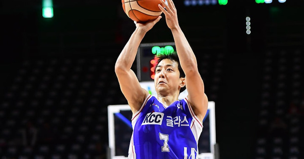 '슈퍼팀' KCC, '챔피언' LG와 격돌…2전3기 끝에 승리 거둘까[주목! 이 종목]