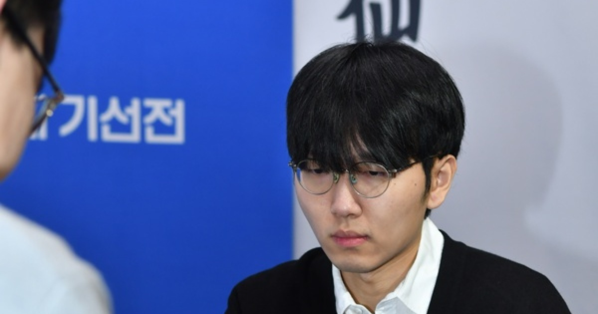 신진서, 中 1위 딩하오 꺾고 8강 진출…박정환도 8강 합류