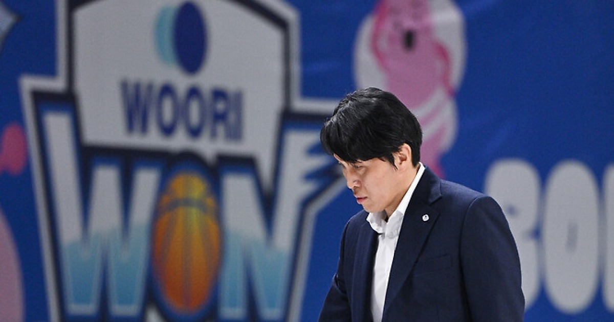 [웜업터뷰] “우리은행의 모토는 열심히 하는 것” 연패를 꺾기 위한 위성우 감독의 다짐