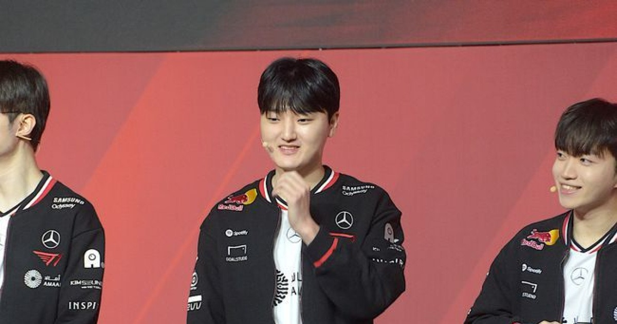 T1의 새식구 ‘페이즈’ 김수환, “2026년, 형들과 함께 팬들 기쁘게 하고 싶어”