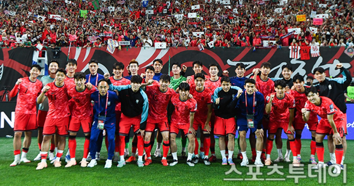 한국 축구, 11회 연속 월드컵 본선 진출…팬心은 여전히 싸늘 [ST스포츠결산①]