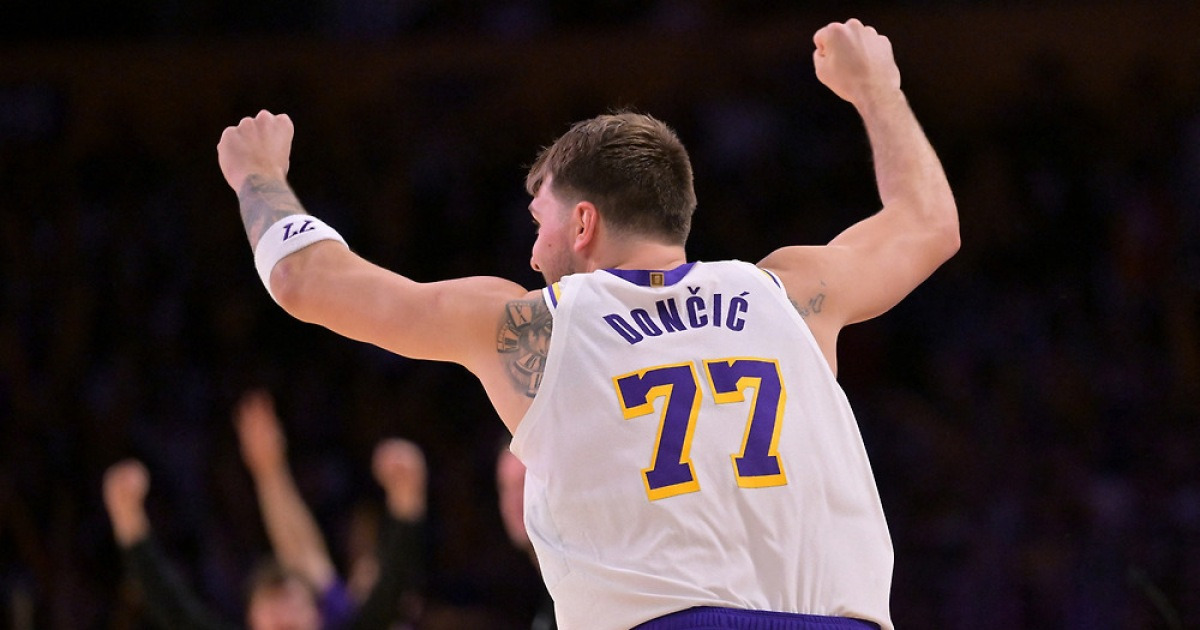 '돈치치·제임스 58점 합작' NBA 레이커스, 새크라멘토 꺾고 3연패 탈출
