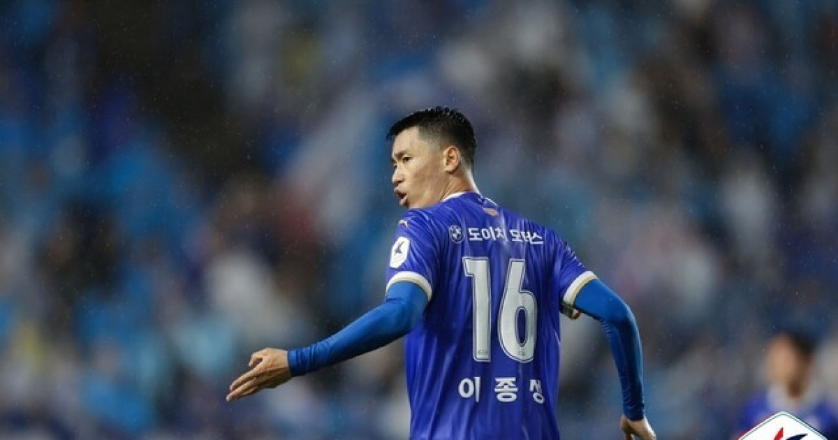 [단독] 수원삼성서만 10시즌 뛴 '리얼블루' 이종성, 수원 옆동네 화성 간다... 차두리호 진공 청소기 기대
