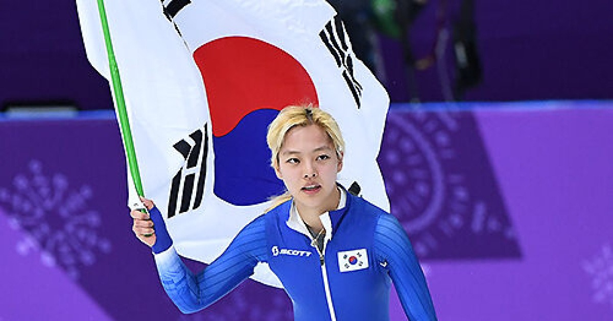 韓 빙속 간판→왕따 추월 논란→눈물→긴 아픔 이겨냈다 '깜짝 은퇴 발표' 포기 않았던 선수로 기억되길