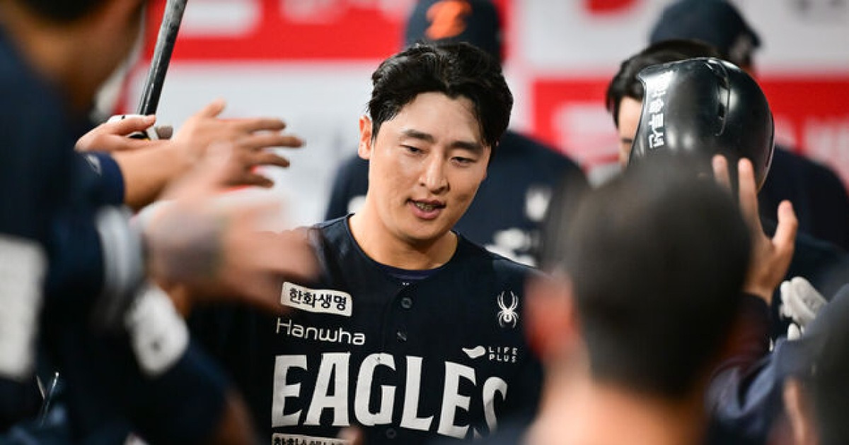 '저 한화인데?' 보상선수 후보 평가에 "조금 씁쓸" 이진영의 속내…주전 외야수 경쟁 재돌입 "잘할 수 있다"